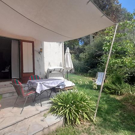 Studio Apartment In Bargemon Exterior foto