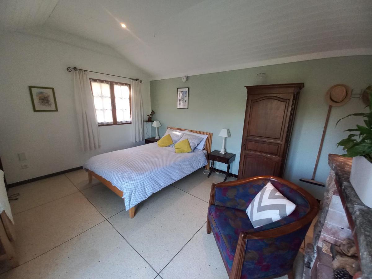 Studio Apartment In Bargemon Exterior foto